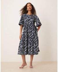 Jdy - Vestito Midi A Balze A Maniche Corte Con Stampa Zebrata - Lyst