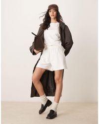 ASOS - Short d'ensemble long en tissu épais à larges côtes - crème - Lyst