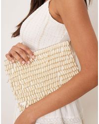 ASOS - Pochette à fermeture éclair avec perles nacrées goutte d'eau - crème - Lyst