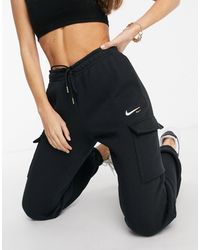 Nike Joggers negros con bolsillos cargo