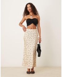 Vila - Falda Larga Color Champán Con Estampado De Lunares De Satén De - Lyst