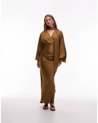 & Other Stories - Vestido Semilargo Marrón Con Cuello De Pico Pronunciado Y Pañuelo Extraíble De Satén De - Lyst