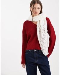 Miss Selfridge - Grande écharpe triangle en maille pointelle - crème - Lyst