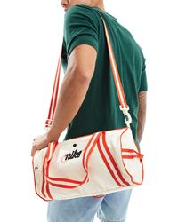Nike - Heritage - sac polochon - blanc cassé et rouge - Lyst