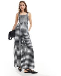 ASOS - Jumpsuit Met Wijde Pijpen, Lage Ronde Hals En Gingham Ruit - Lyst