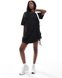 In The Style - Ruched Side Oversized Mini T-Shirt Dress - Lyst