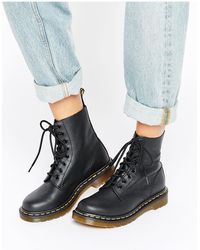 dr martens black virginia pascal