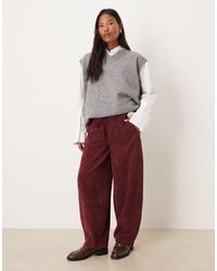 ASOS - Petite - pantalon bouffant à enfiler en velours côtelé - bordeaux - Lyst