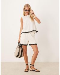 Vila - Scallop Trim Cotton Shorts Co-ord - Lyst