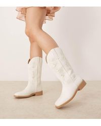 Glamorous - Stivali Stile Western Al Ginocchio Color Crema A Pianta Larga Con Ricamo - Lyst