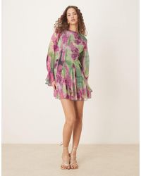 ASOS - – langärmliges minikleid mit wasserfallausschnitt am rücken, godet-detail und verschwommenem blumenmuster - Lyst