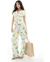 ASOS - Pantalones De Pernera Ancha Y Estilo Bóxer Con Estampado De Limonada De Punto Gofrado De (Parte De Un Conjunto) - Lyst