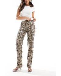 Bershka - Broek Van Imitatieleer Met Rechte Pijpen En Slangenprint - Lyst