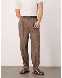 ASOS - Pantalones De Vestir Marrones De Corte Tapered Extragrande Con Pinzas Dobles De Tejido Efecto Lino De -Neutro - Lyst