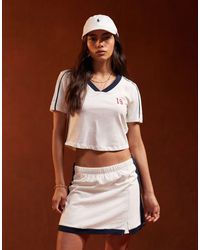 Pieces - Sport core - t-shirt corta bianca e blu navy con scollo a v - Lyst