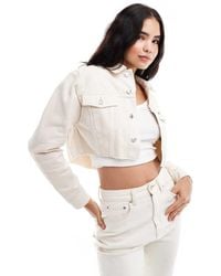 Tommy Hilfiger - Chaqueta Vaquera Corta Blanco Hueso Estilo Camionero Con Bajo Sin Rematar De - Lyst