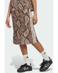 adidas Originals - Falda Beis Mágico Y Color Lino Con Estampado De Serpiente De Satén-Neutro - Lyst