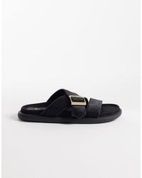 schuh - Tear Cross Over Flat Sandals With Buckle Detail - Lyst
