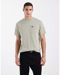 Fred Perry - T-Shirt Met Logo Op De Zak - Lyst