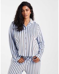 Loungeable - Curve ensemble pyjama en velours côtelé douillet à boutons, chemise et pantalon, à rayures es - Lyst