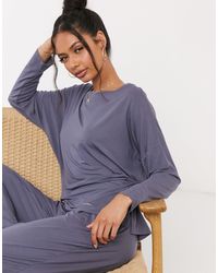 Calvin Klein – Loungewear – Langärmliges Oberteil mit weitem Ausschnitt - Grau