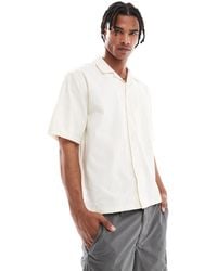 Pull&Bear - Chemise effet froissé avec col à revers - écru - Lyst