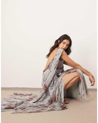 ARRANGE - – drapiertes chiffon-maxikleid mit schal-detail und blauem marmormuster - Lyst