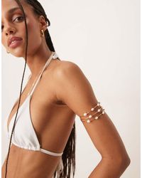 ASOS - Bracciale A Fascia Dorato Con Design Multifilo Con Perle Sintetiche - Lyst