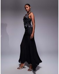 TFNC London - Geborduurde Maxi Jurk Met Lovertjes En Rok Van Chiffon - Lyst