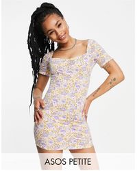 ASOS - Asos design petite - robe courte texturée à fronces avec manches courtes et imprimé fleurs - bleu pastel - Lyst