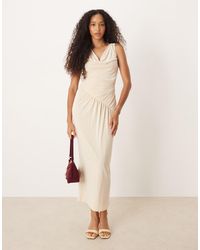 ASOS - Asymmetrische Midi-Jurk Met Lage Hals En Rimpels - Lyst