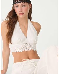 Stradivarius - – besticktes neckholder-oberteil aus leinenmix - Lyst