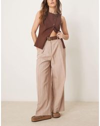 ASOS - Pantalones De Sastre Capri Color Moca A Rayas Holgados Con Cinturón De Poliuretano De -Rosa - Lyst