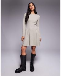 ASOS - – superweiches, langärmliges godet-minikleid - Lyst