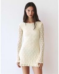 Pull&Bear - – kurzes, langärmliges kleid aus spitze - Lyst