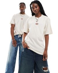 Dickies - Exclusivité asos - - maple valley - t-shirt à manches courtes avec logo au centre - blanc cassé - Lyst