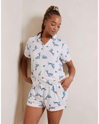 Chelsea Peers - Set Van Polyester Met Korte Mouwen, Reverskraag En Short Met Dolfijn Print - Lyst
