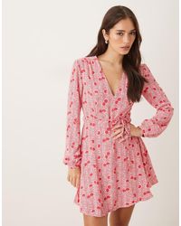 Glamorous - V-Neck Tie Waist Mini Dress - Lyst