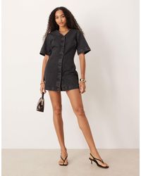 ASOS - Robe courte en jean à col en v montant - délavé - Lyst