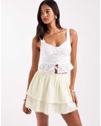 New Look - Top Blanco De Tirantes Con Bordado Inglés Y Cordones De - Lyst
