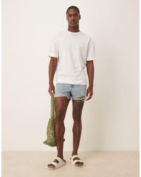 ASOS - Pantaloncini Di Jeans Dritti Taglio Corto Lavaggio Chiaro Con Strappi - Lyst