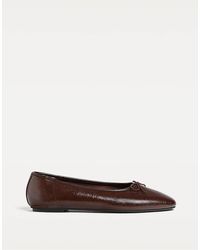 Stradivarius - Ballerine Color Bordeaux Con Finitura Effetto Verniciato - Lyst