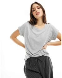 ONLY - Camiseta Gris Claro Melange Con Cuello Redondo De Tejido Suave De - Lyst