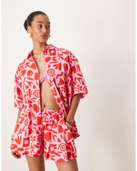 ASOS - – kurzärmlige oversize-hemdbluse mit kunstprint, kombiteil - Lyst