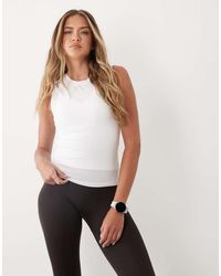 4505 - Camiseta Blanca Entallada Sin Mangas De Algodón Con Acabado De Secado Rápido Everyday De - Lyst