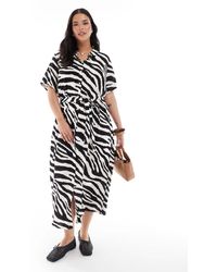 Vero Moda - – easy – durchgeknöpftes, langes hemdblusenkleid mit zebramuster - Lyst