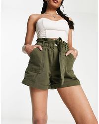 New Look - Pantalones cortos caqui oscuro con cinturilla paperbag - Lyst