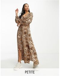 Miss Selfridge - Petite - robe boutonnée longue à manches longues et imprimé léopard - Lyst