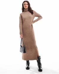 Threadbare - Vestido Largo Marrón Galleta Con Cuello Alzado De -Beis Neutro - Lyst