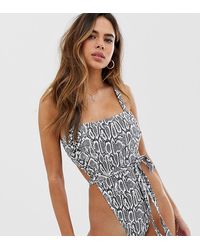 Wolf & Whistle Esclusiva Coppe Grandi Eco - Costume da bagno sgambato con cintura pitonato - Multicolore